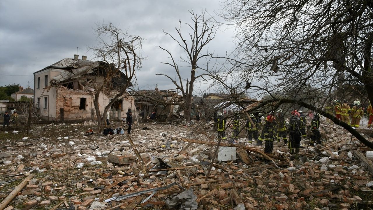 Zelenskiy'den Saldırı Açıklaması: Ruslar 500 İHA ve 50 Füze Kullandı