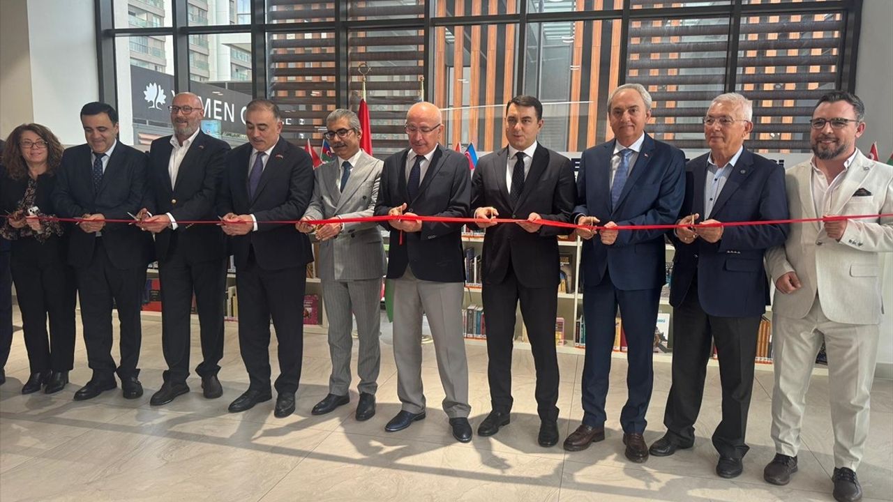 Antalya Kütüphanesi'nde Azerbaycan Seçkisi Açıldı