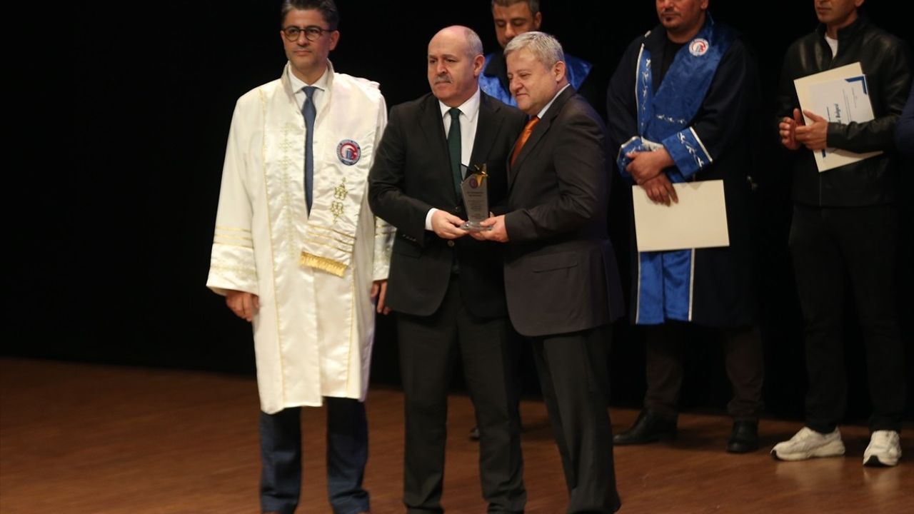 ÇOMÜ 2025-2026 Akademik Yıl Açılış Töreni Gerçekleştirildi