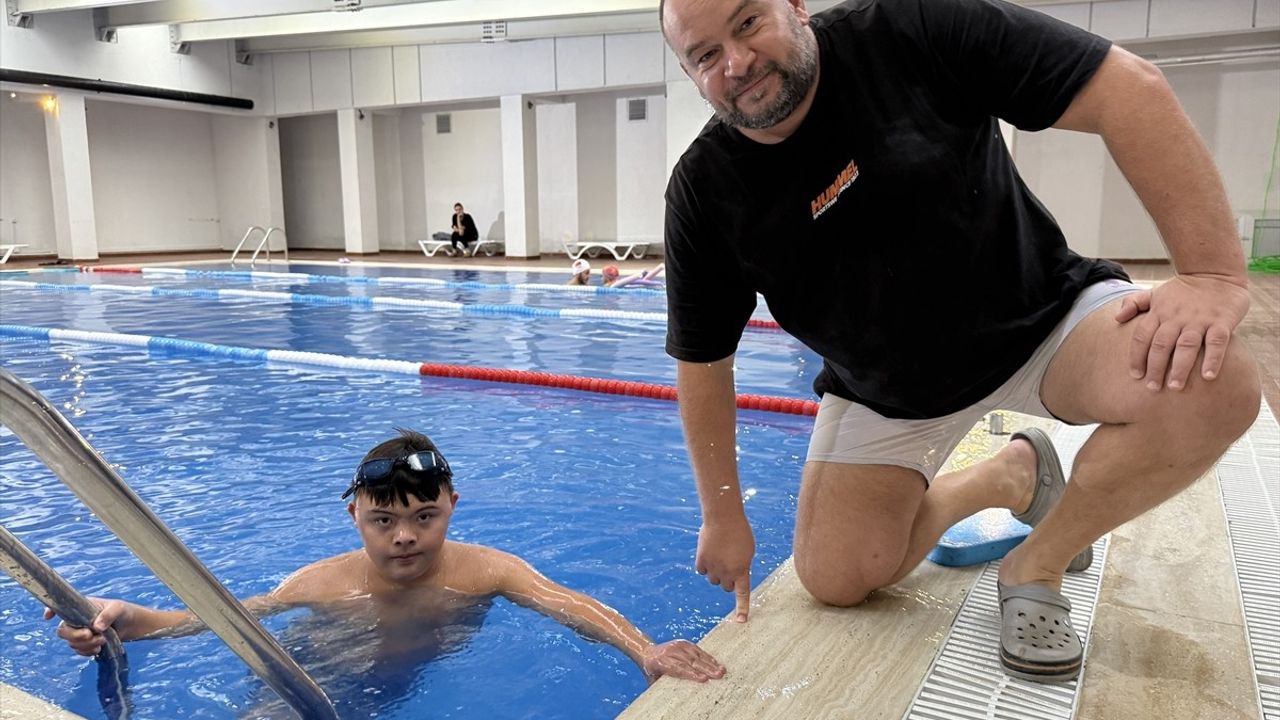 Down Sendromlu Kayra'nın Yüzme Serüveni