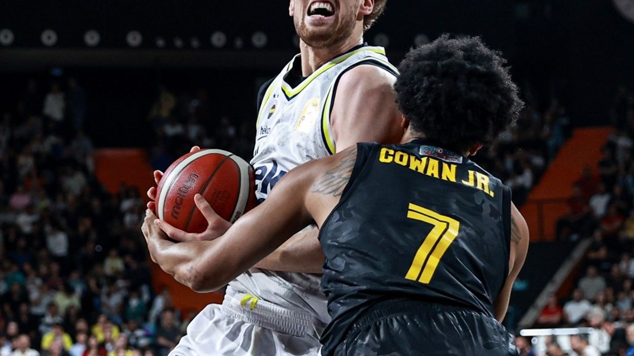 Fenerbahçe Beko, Mersin Spor'u Deplasmanda Geçti