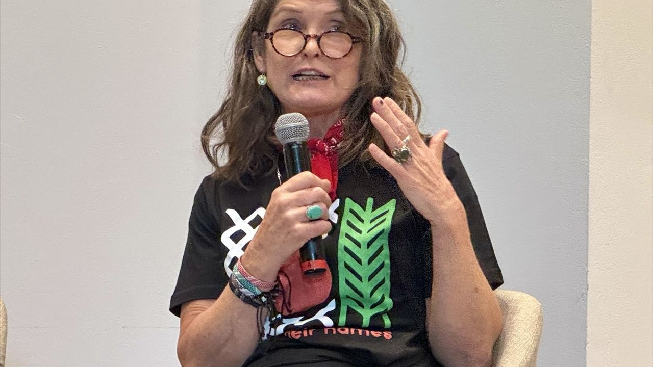 Gazze'de Öldürülenlerin İsimleri Londra'da Nakışla Anıldı