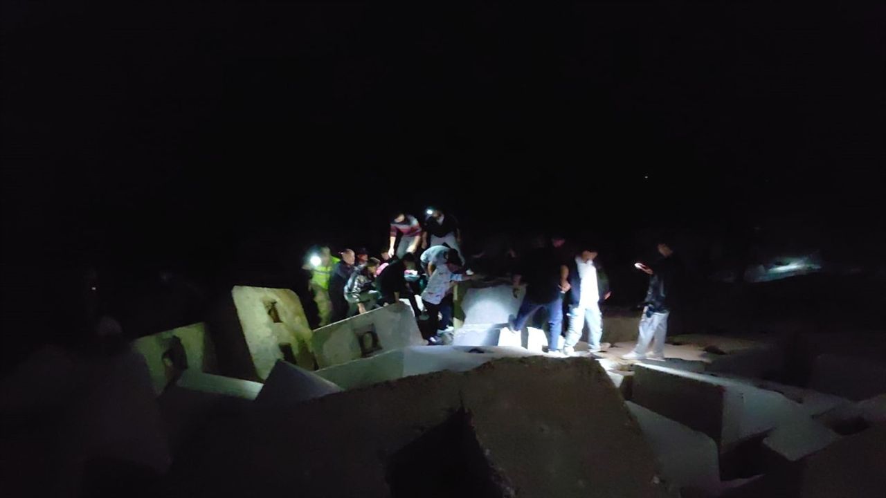 Hatay'da Boğulma Tehlikesi Geçiren Genç Kız Hastaneye Kaldırıldı