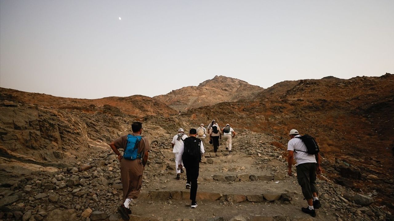 Hicret Rotasında Manevi Yolculuk Başlıyor