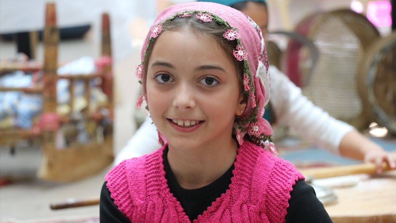 Isparta'da Kültürel Değerler Sergisi Açıldı