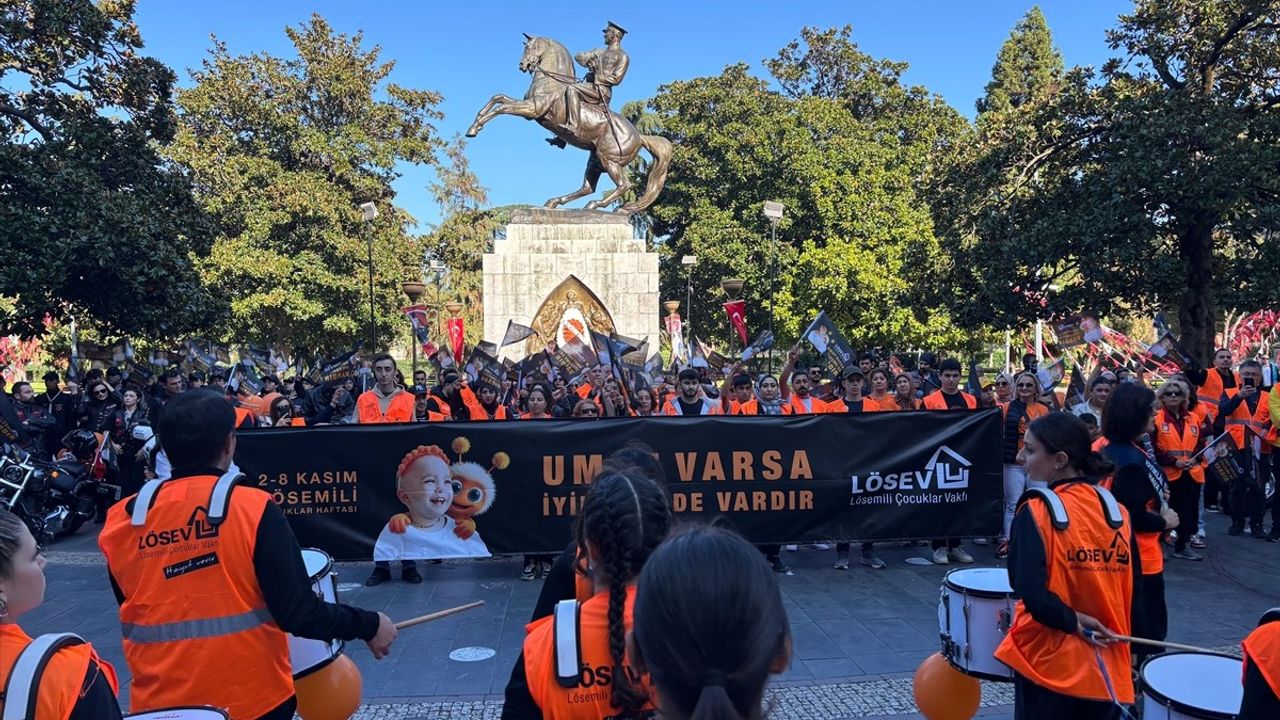 Samsun'da Lösemili Çocuklar Haftası İçin Farkındalık Yürüyüşü
