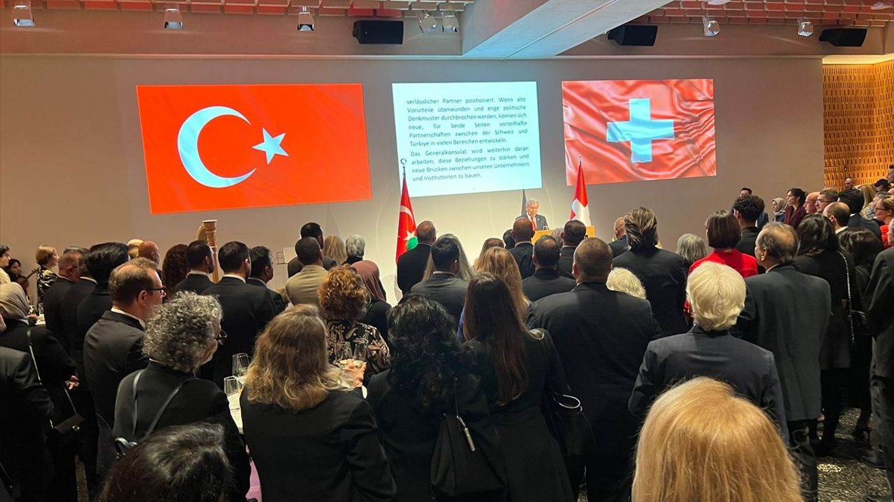 Zürih'te Türkiye Cumhuriyeti'nin 102. Yılı Coşkuyla Kutlandı