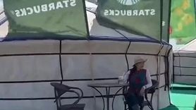 Moğolistan'da Açılan Starbucks Sosyal Medyada Gündem Oldu