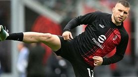 Şenol Güneş, Ante Rebic'in Transferini Duyurdu