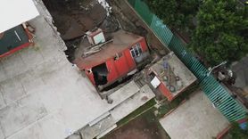 Mexico City'de Patlayan Su Borusu Sonucu Bina Çukura Devrildi