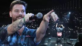 Sinan Akçıl, Kuruçeşme Açıkhava Sahnesinde Harika Bir Konser Verdi