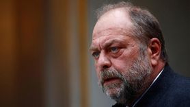 Fransa Adalet Bakanı Kadın Muhabirlere Neden Üstsüz Değildi Diye Sordu