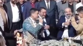 İzzet Yıldızhan Şanlıurfa'da Dolar Yağmuruna Tutuldu