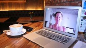 Microsoft, Skype Sohbetlerine Yapay Zeka Tabanlı Yeniden Yazma Özelliği Ekledi