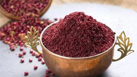 Yemeğe bir tutam atın mucizeye tanık olun! Faydalarını öğrenince her yemeğe sumak katacaksınız