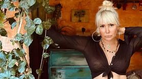 Yonca Evcimik'in 60. Yaş Pozları Yıktı Geçti