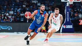 Anadolu Efes, Pınar Karşıyaka'yı mağlup etti