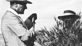 Az Bilinen Atatürk Fotoğrafları ile 29 Ekim Cumhuriyet Bayramı'nın 100. Yaşı Kutlanıyor