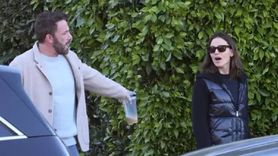 Ünlü Oyuncunun Eski Eşiyle Gergin Anları! Lüks Aracını Başka Bir Araca Çarptı