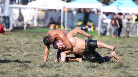 Geleneksel Kurtdereli Yağlı Güreşleri'nde Başpehlivan Enes Doğan