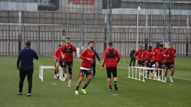 Samsunspor'un Tecrübeli Oyuncusu Soner Aydoğdu'dan Transfer Yasağı ve Takım Başarısı Analizi