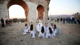 Tralleis Antik Kenti'nde Notalı Müzik ve Dans Gösterisi