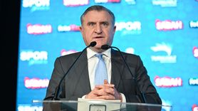 Bakan Bak, Spor Zirvesi'nde Diyalog ve Başarı Vurgusu Yaptı