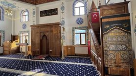 Erzurum'daki Camide Yolculara Sıcak İkramlar