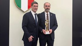 Prof. Dr. Mutlu Türkmen İtalya'da Uluslararası Kişilik Ödülünü Aldı