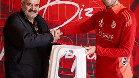 Van de Streek ve Güvenlik Görevlisi Arasındaki Eğlenceli Buluşma