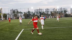 Eski Futbolcular 'Şöhretler Maçı'nda Buluştu