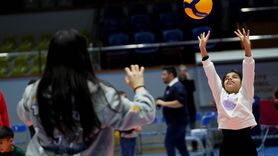 Soğan Torbalarından Voleybol Filesi: Öğrencilerin İzmir Macerası