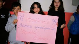 Van'da Emekli Okul Müdürüne Duygusal Veda Töreni