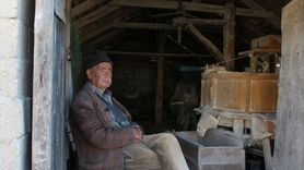 Nusret Tepe'nin Değirmeni: Geleneksel Ekmek Teknesi Yaşamaya Devam Ediyor