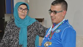 Serebral Palsili Yüzücünün Başarısı ve Annelerin Desteği