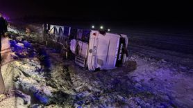 Aksaray'da Yolcu Otobüsü Devrildi: 20 Yaralı