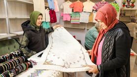 Felçli Günay Kılıç, Tek Eliyle Ailesinin Geçimine Destek Oluyor