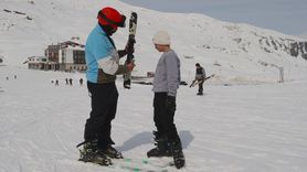 Hakkari'de Çocuklar Sağlıklı Geleceğe Kayakla Adım Atıyor