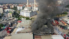 İzmir'de Oto Lastikçide Yangın Kontrol Altına Alındı