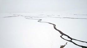 Karla Kaplı Göle Ovası'nın Menderesleri Dronla Görüntülendi