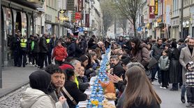 Köln'ün Türk Caddesi'nde Birlikte İftar