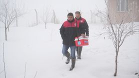 Muş'ta Veteriner Hekimlerin Kış Koşullarında Aşılama Çalışmaları