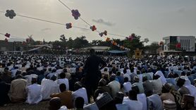 Nijerya'da Müslümanlar Bayram Namazı İçin Camileri Doldurdu