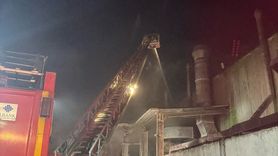 Sakarya'da Treyler Fabrikasında Yangın Çıktı