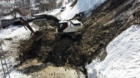 Sinop'taki Heyelan Sonrası Köy Yolu Yeniden Açıldı