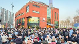 Utrecht'te Sokak İftarı: 1600 Kişi Bir Araya Geldi