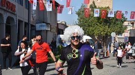 Adana Portakal Çiçeği Karnavalı'nda Halk ve Çocuk Koşusu Yapıldı