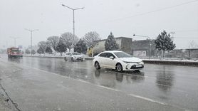 Afyonkarahisar'da Kar Yağışı Etkisini Gösteriyor