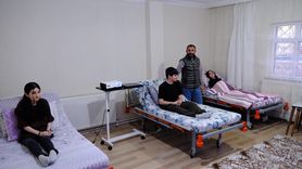 AK Partili Kaya ve Galatasaraylı Yıldızın Kas Hastası Çocuklarla Görüşmesi