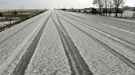 Aksaray'da Dolu Yağışı Hayatı Olumsuz Etkiledi